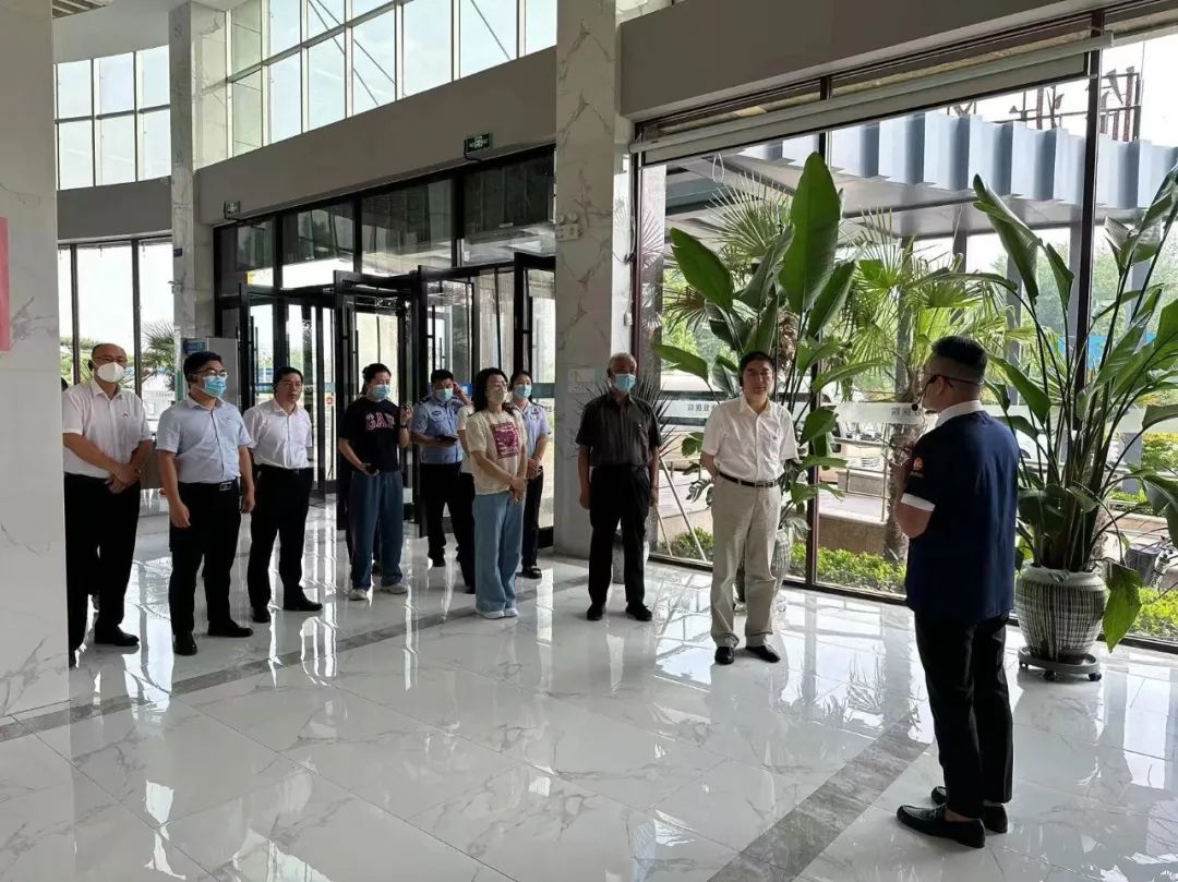 调研组一行实地考察了我院一线康复科室q.jpg