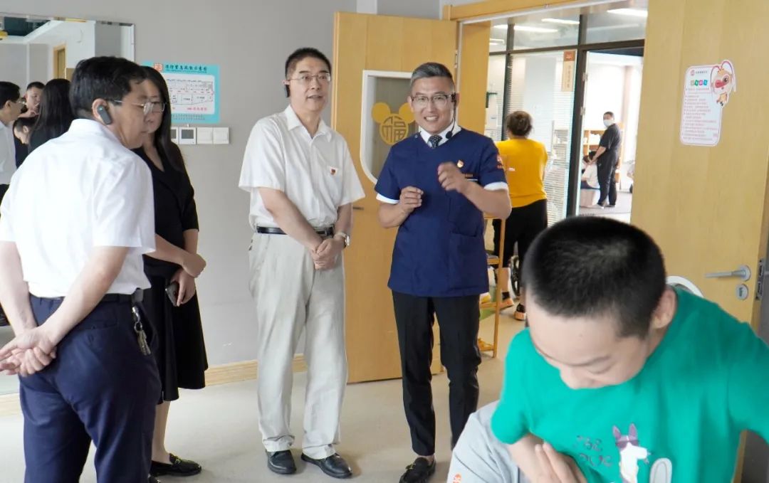 参观后，调研组一行来到.jpg