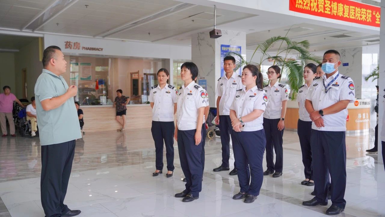 活动中，支部成员深入我院一线康复科室1.jpg